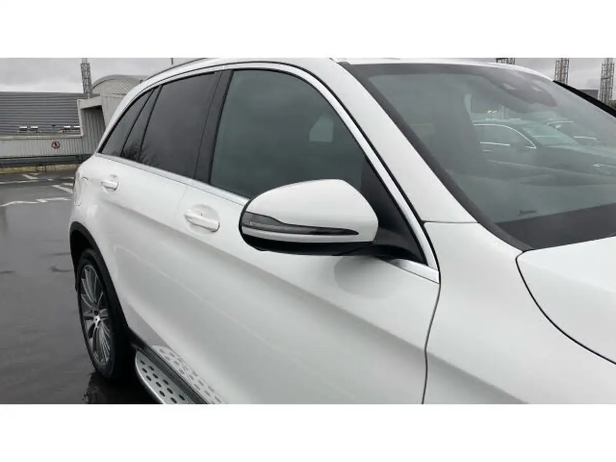 2020-mercedes-benz-glc-class-20d-glc300d-amg-line-premium-station-wagon-5d-big-21