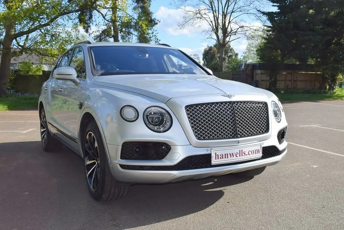 2016-bentley-bentayga-60-w12-big-2