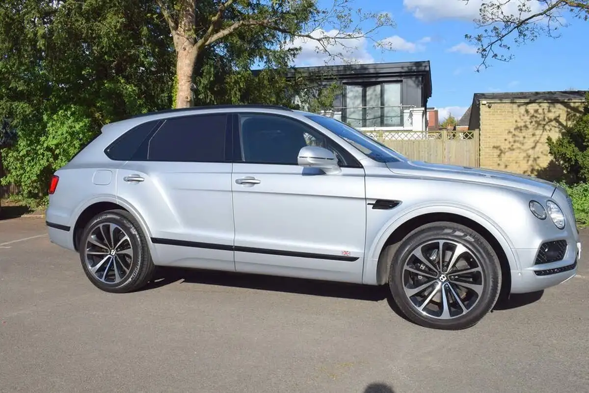 2016-bentley-bentayga-60-w12-big-54