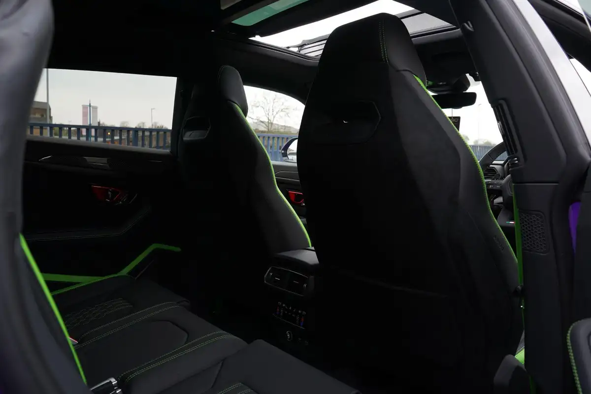 2024-lamborghini-urus-40-no-trim-big-24