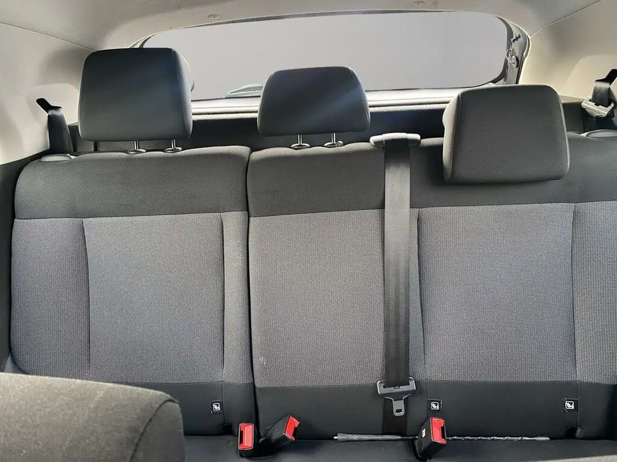 2017-citroen-c4-cactus-16bluehdi-feel-big-15