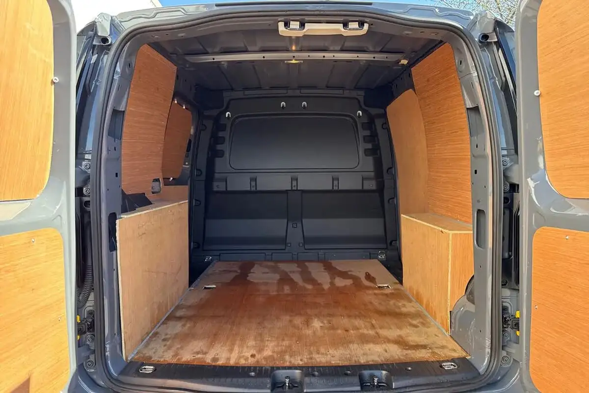 2023-volkswagen-caddy-20tdi-c20-cargo-commerce-pro-122pseu6d-big-6
