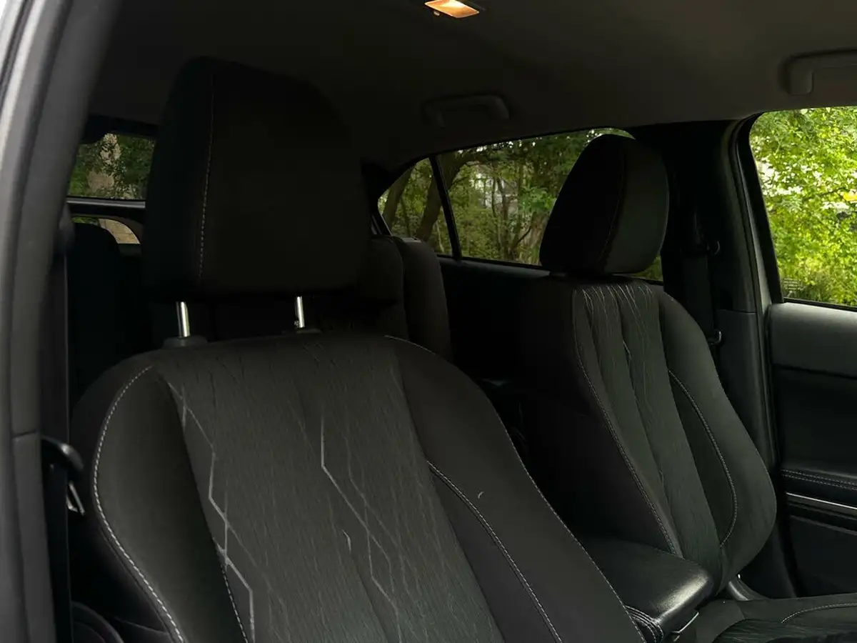 2018-mitsubishi-eclipse-cross-15-3-big-34