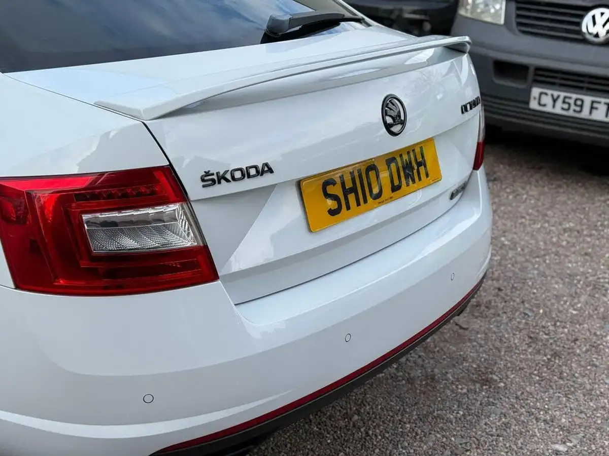 2016-skoda-octavia-20-tsi-vrs-230-hatchback-dsg-big-4