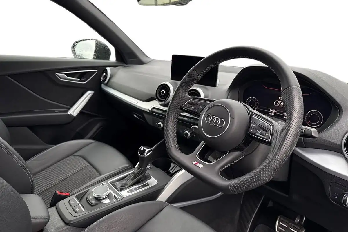 2023-audi-q2-15-35-tfsi-s-line-tronic-big-13