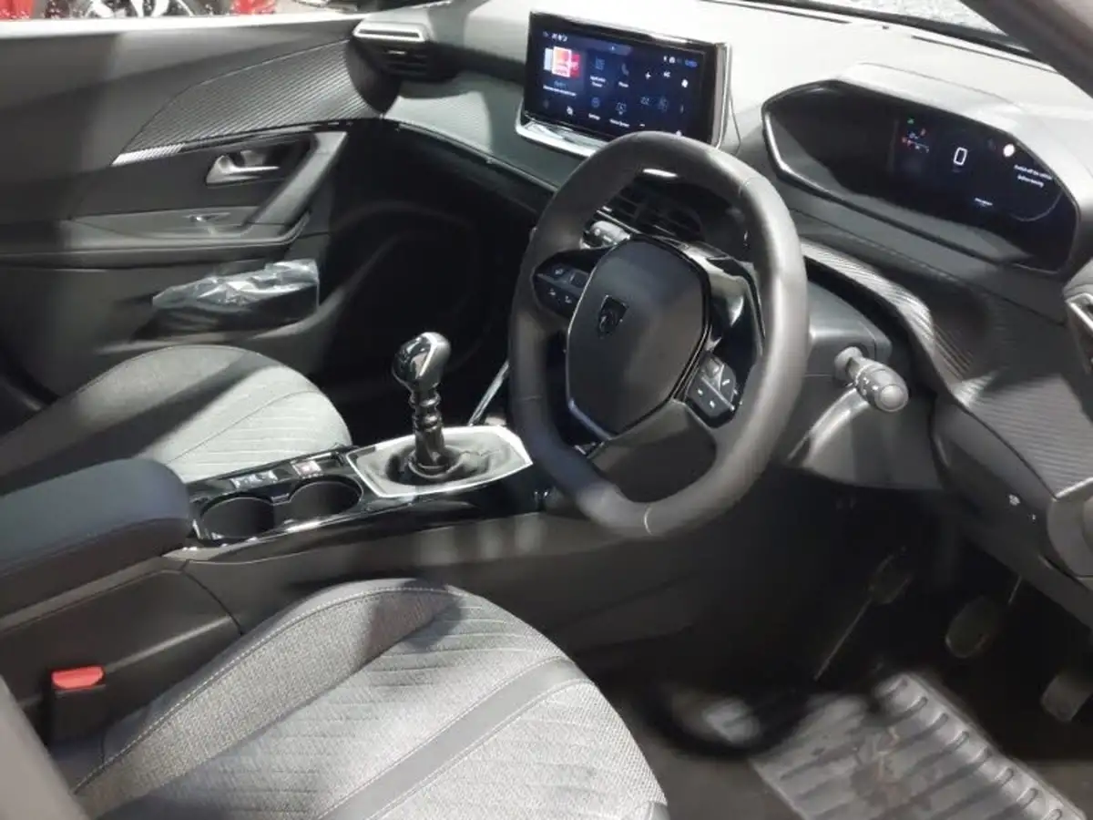 2024-peugeot-2008-suv-12-puretech-allure-130ps-big-16