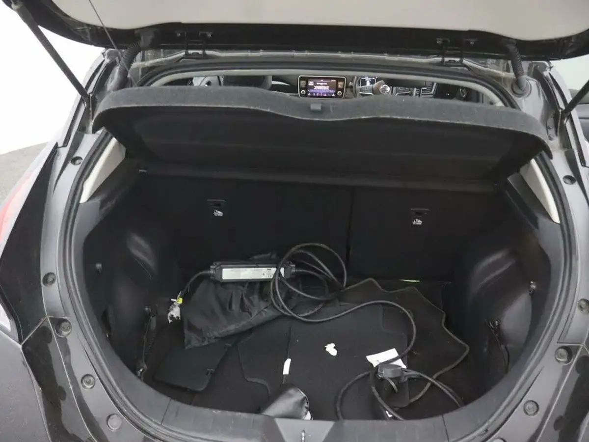 2022-nissan-leaf-e-tekna-big-17