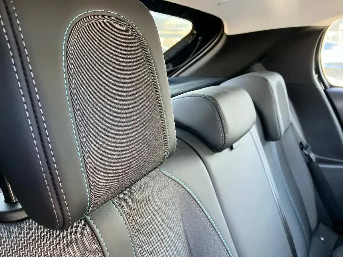 2022-peugeot-208-12-puretech-allure-premium-100ps-big-30