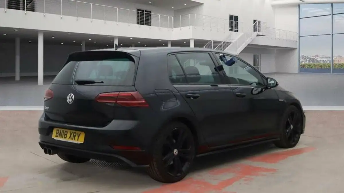 2018-volkswagen-golf-20tdi-gtd-hatchback-5d-dsg-big-3