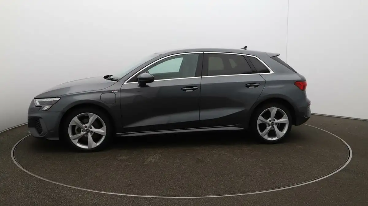 2022-audi-a3-14-40-tfsi-e-s-line-big-58