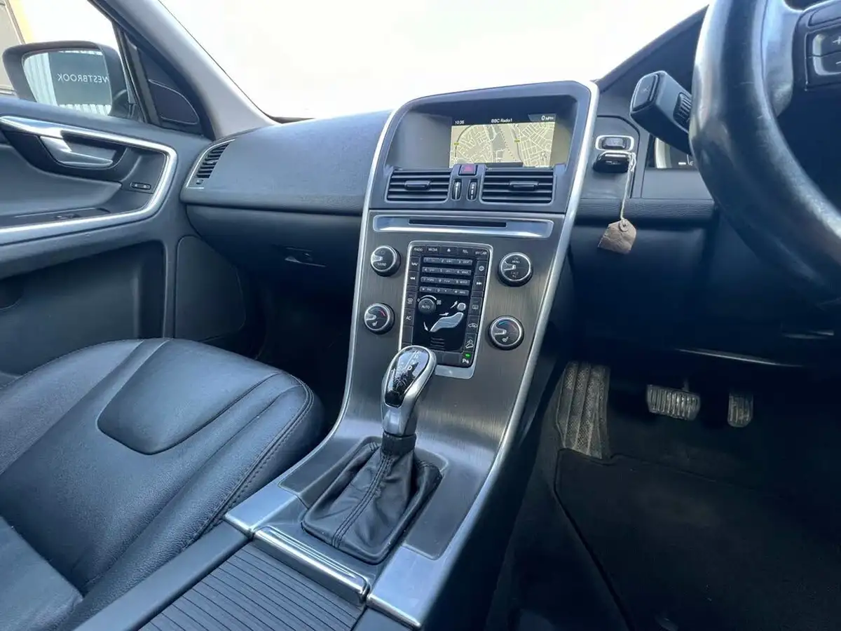 2014-volvo-xc60-24td-d5-se-lux-215bhp-geartronic-big-32