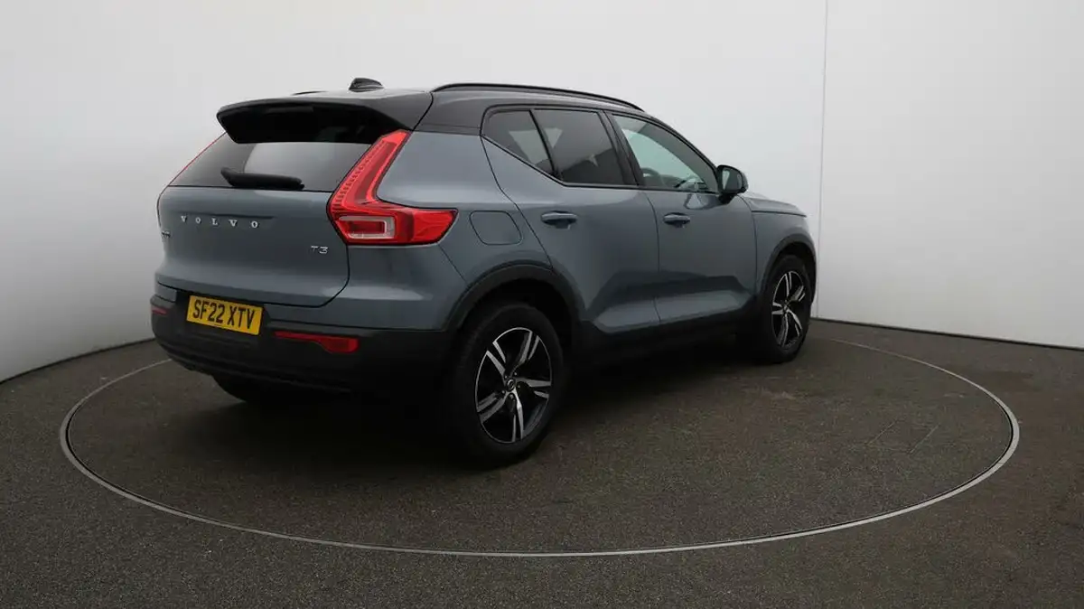 2022-volvo-xc40-15-t3-r-design-auto-big-7