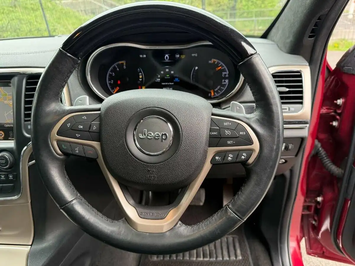 2015-jeep-grand-cherokee-30crd-summit-big-12