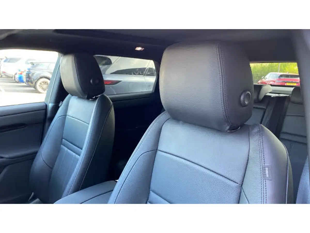 2023-land-rover-range-rover-evoque-15-p300e-dynamic-se-big-48