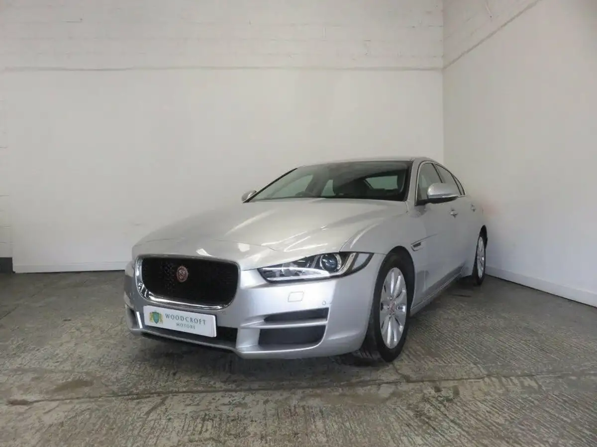 2015-jaguar-xe-20td-portfolio-163ps-auto-big-1