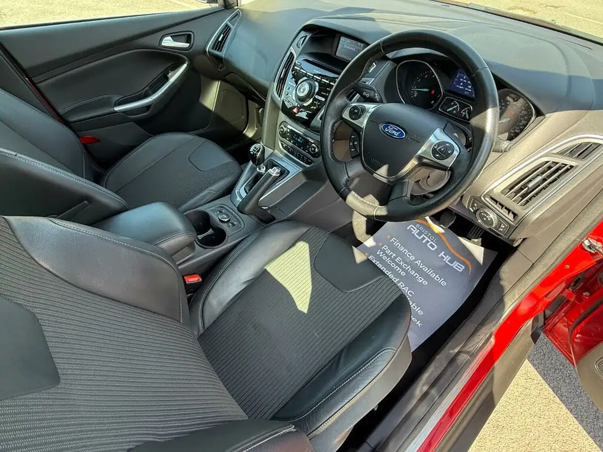 2013-ford-focus-16-titanium-x-182ps-hatchback-big-8