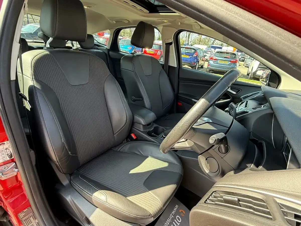 2013-ford-focus-16-titanium-x-182ps-hatchback-big-31