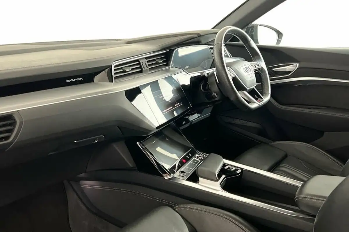 2021-audi-e-tron-50e-black-edition-station-wagon-big-8