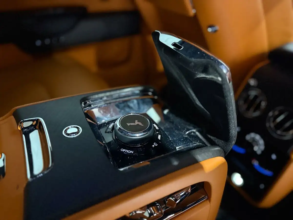 2023-rolls-royce-cullinan-675-big-53