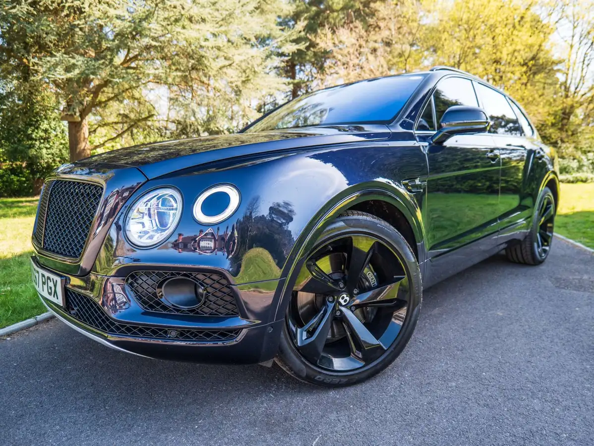 2017-bentley-bentayga-60-w12-big-24