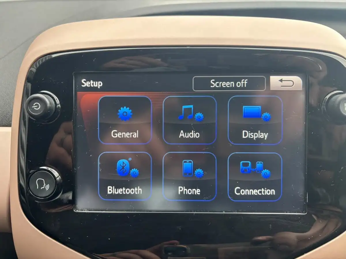 2018-citroen-c1-10-vti-elle-big-43