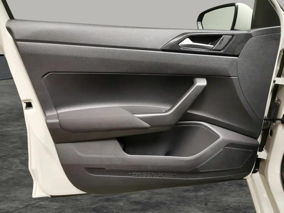 2022-volkswagen-polo-10-life-big-24