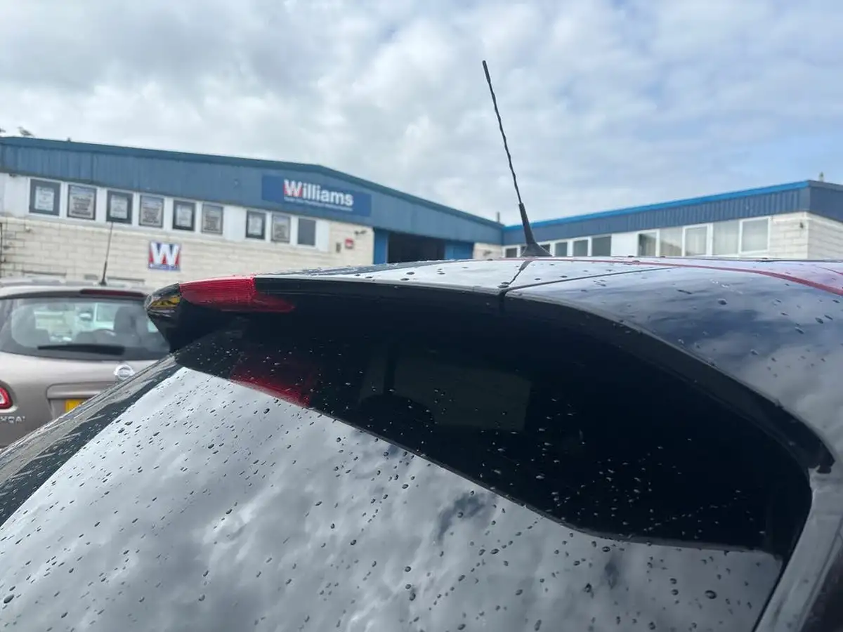 2019-nissan-leaf-e-tekna-big-24