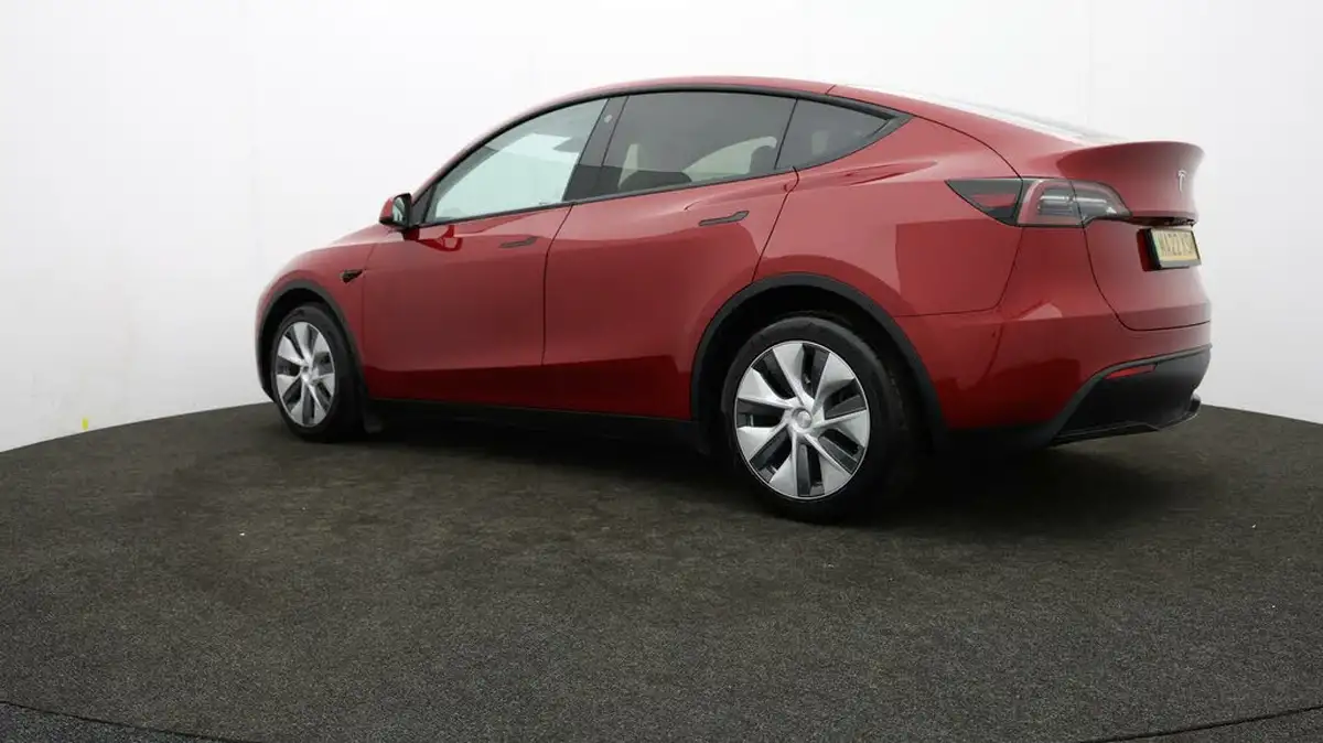 2022-tesla-model-y-e-long-range-big-69
