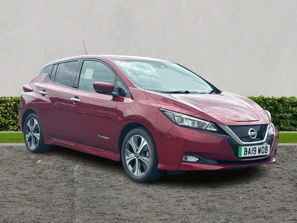 2019-nissan-leaf-e-tekna-big-0
