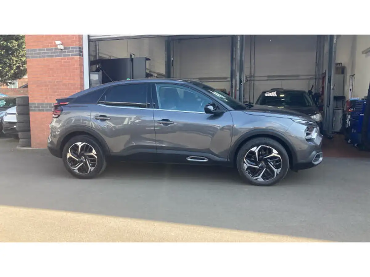 2022-citroen-c4-12-puretech-shine-130ps-big-4