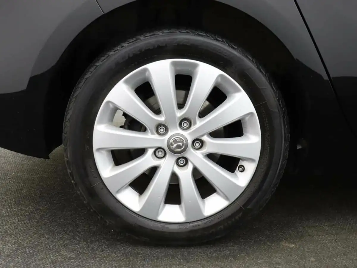 2018-vauxhall-zafira-tourer-14i-16v-turbo-design-big-5