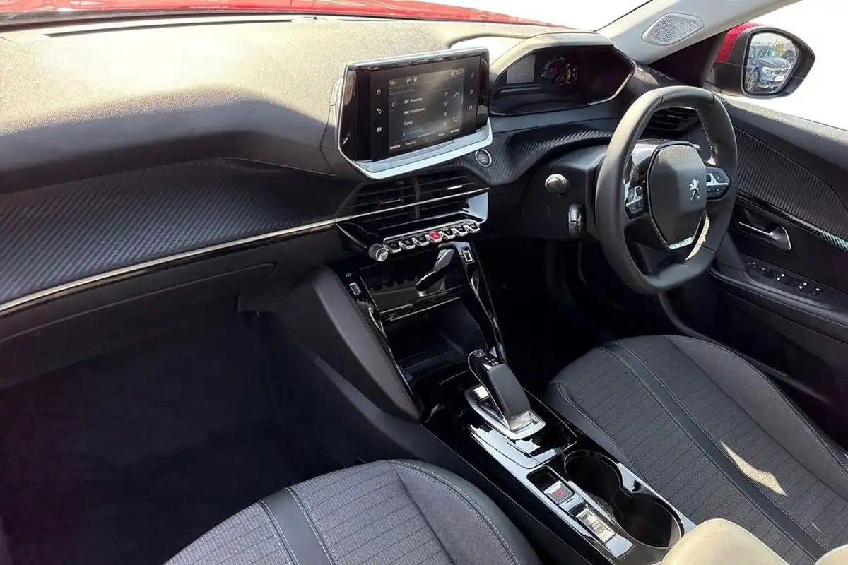 2021-peugeot-2008-suv-e-allure-big-14