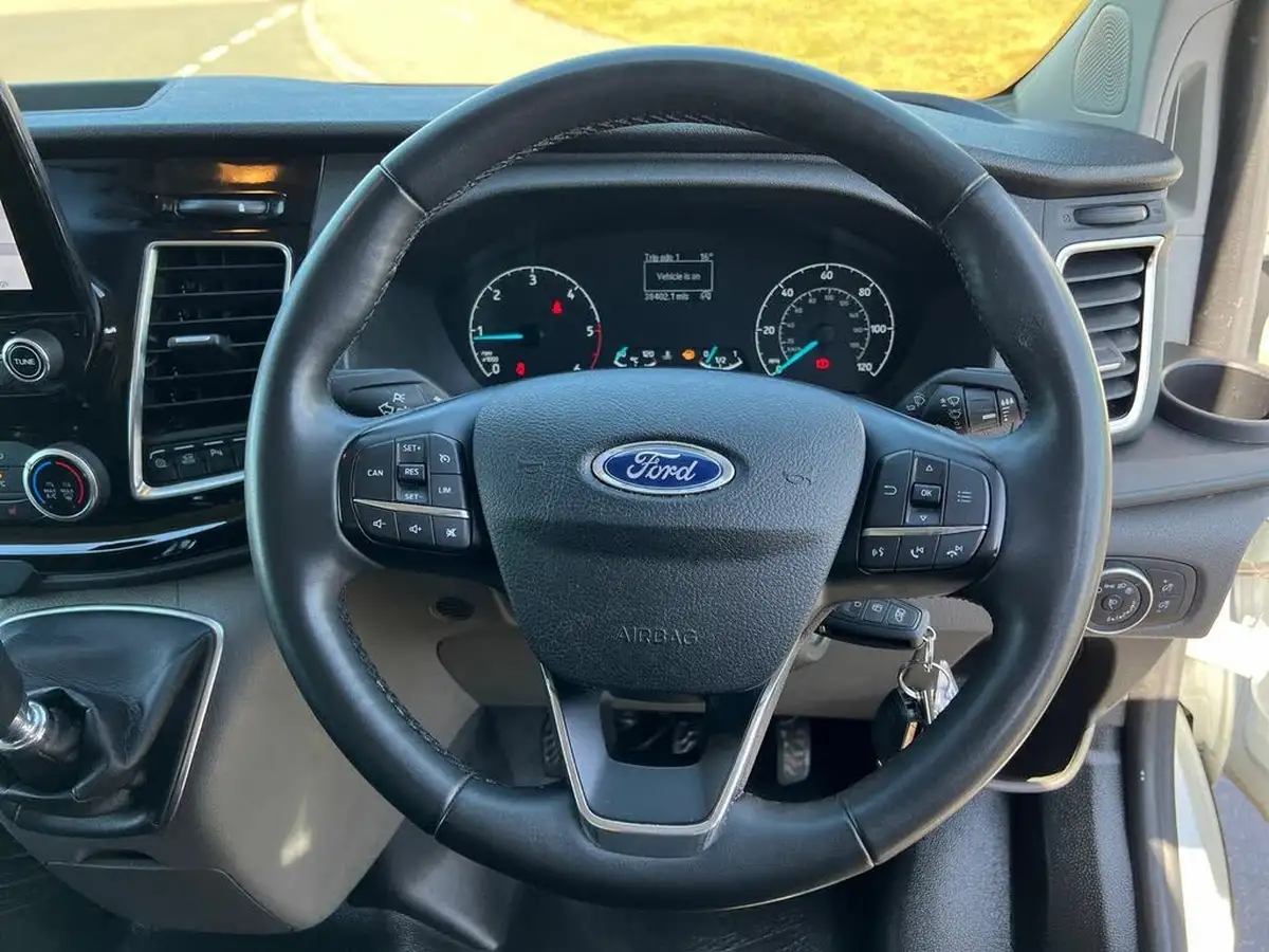 2023-ford-transit-custom-big-17