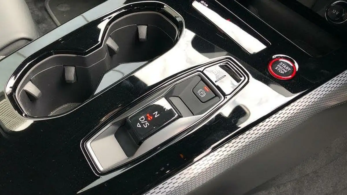 2024-audi-a5-20-tdi-edition-1-avant-big-10