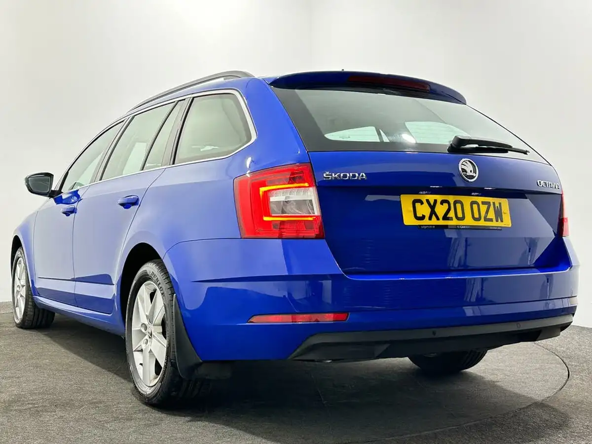 2020-skoda-octavia-16tdi-se-technology-estate-big-46