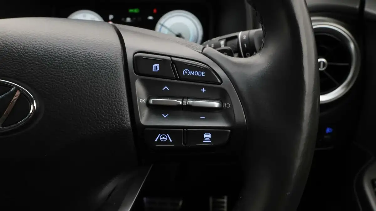 2021-hyundai-kona-e-premium-204ps-64kwh-7kw-obc-big-26