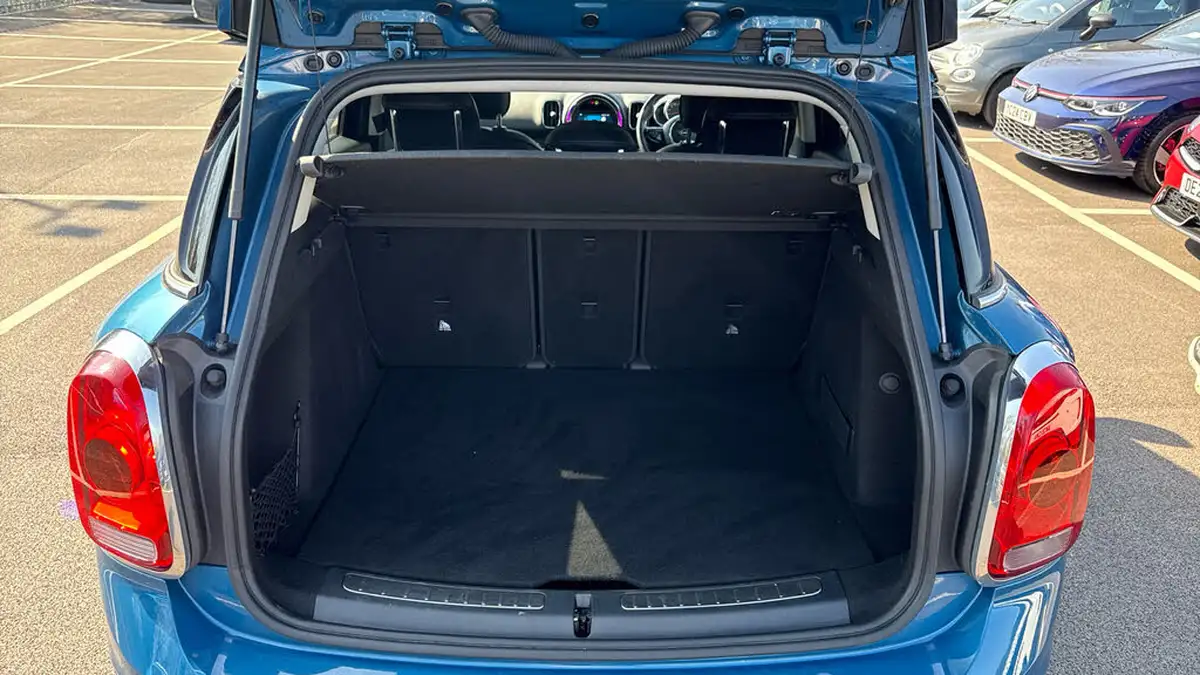 2020-mini-countryman-15-cooper-exclusive-comfortnav-plus-auto-big-14