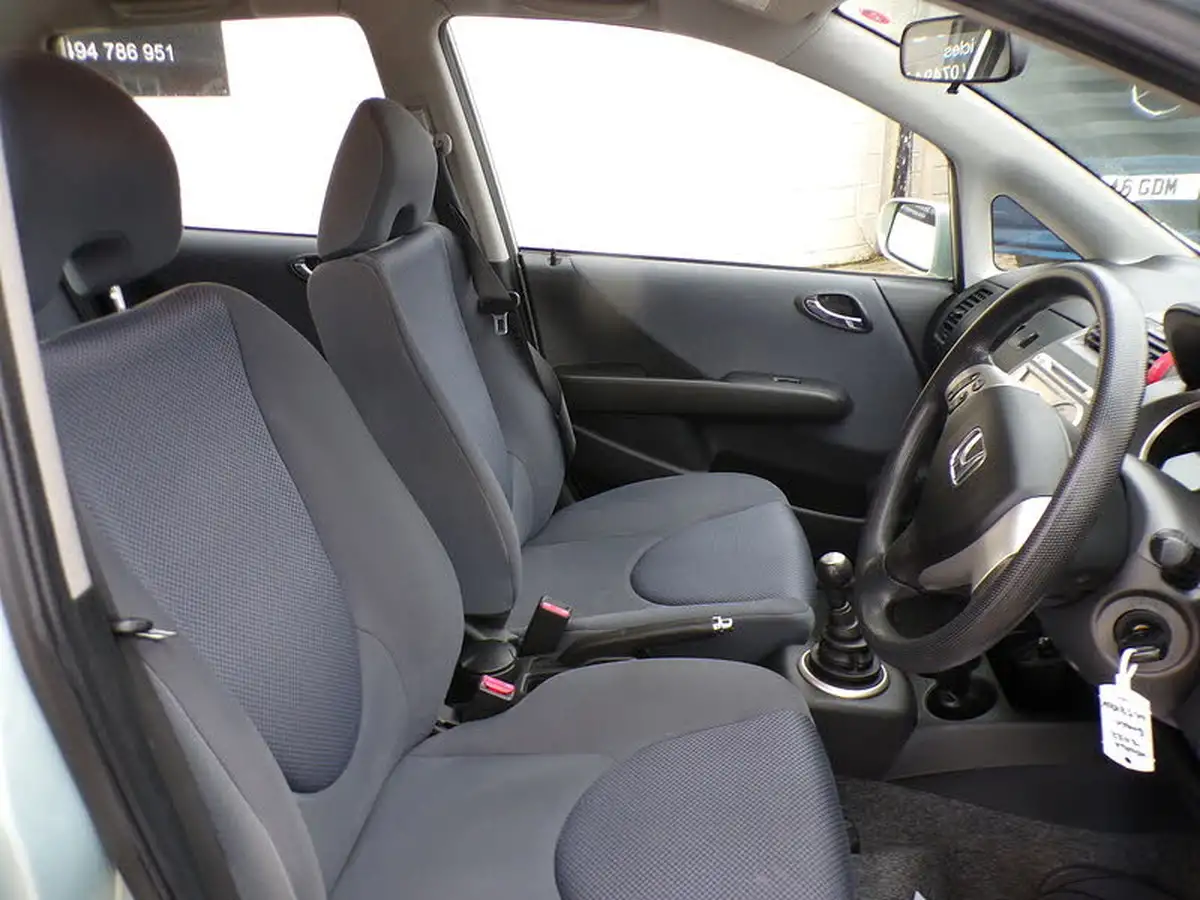 2008-honda-jazz-14-se-big-11