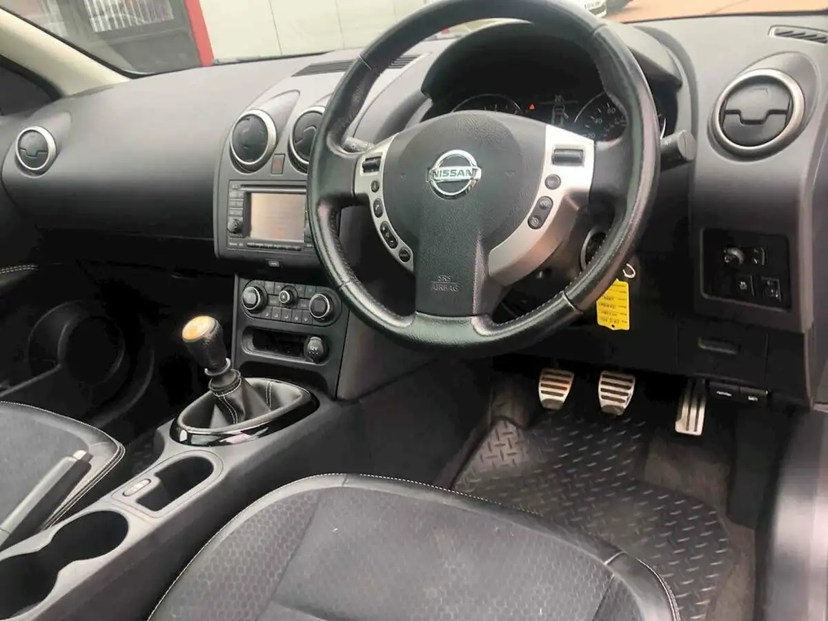 2013-nissan-qashqai-15td-360-big-6