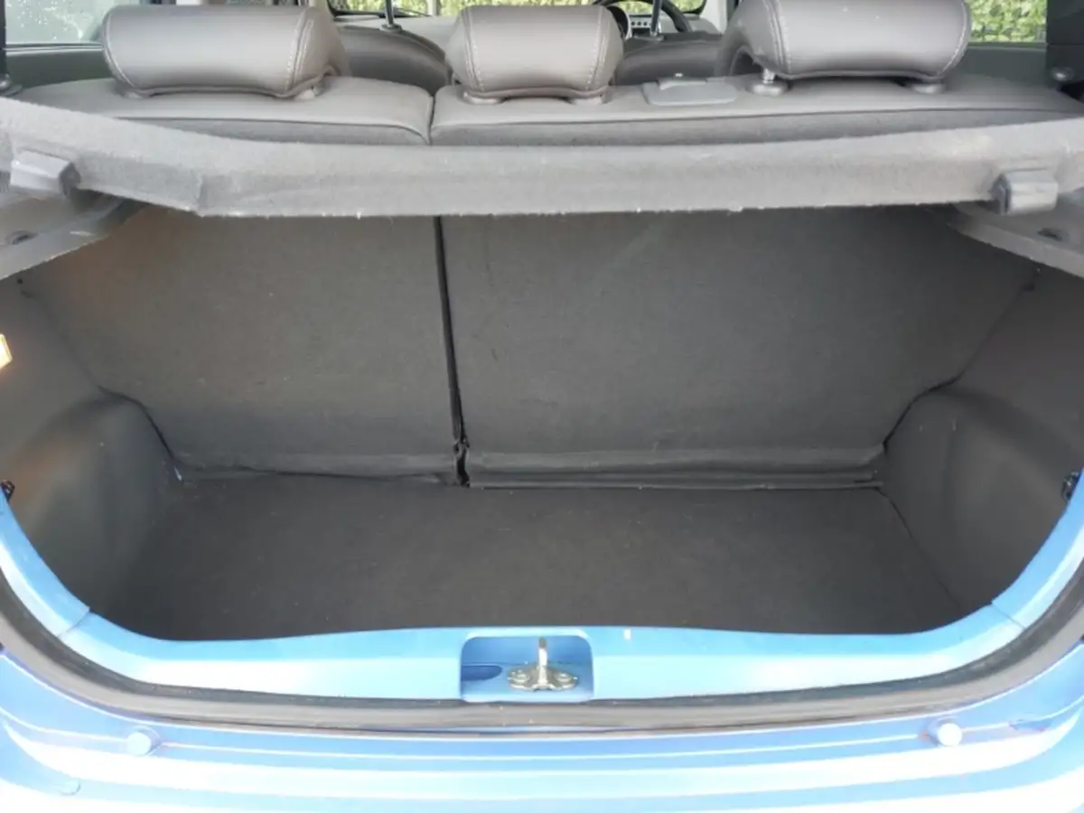 2013-chevrolet-spark-12-ltz-big-7