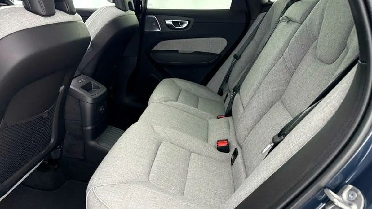 2023-volvo-xc60-20-t8-ultimate-dark-big-35