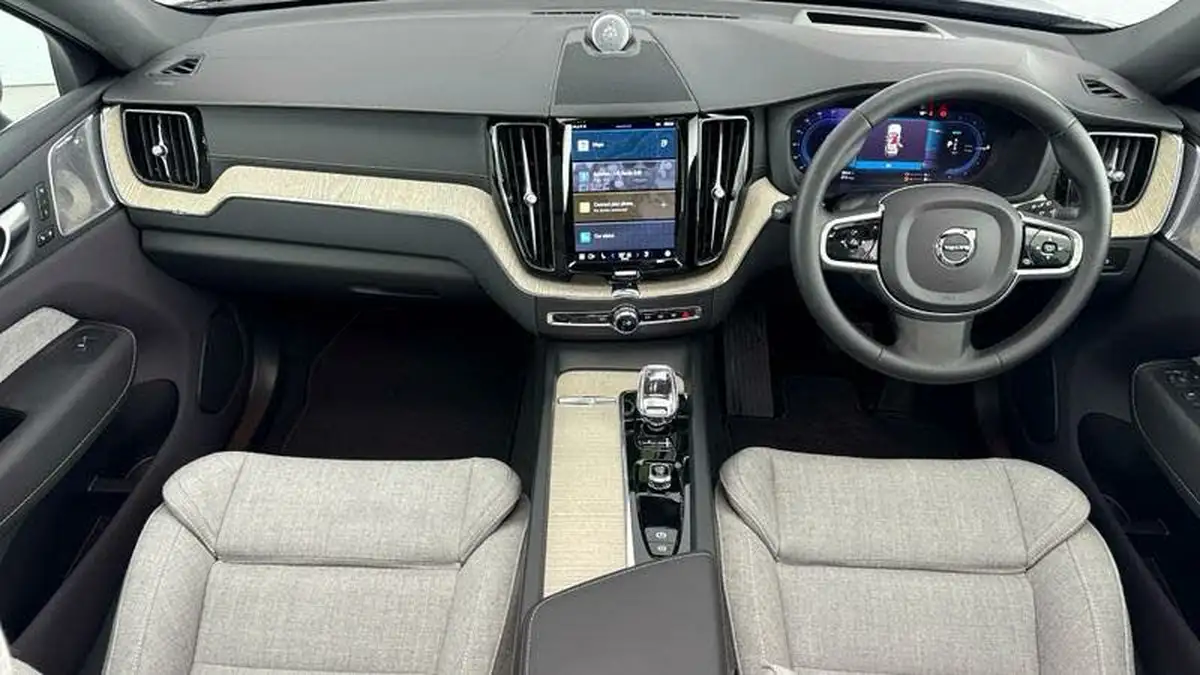 2023-volvo-xc60-20-t8-ultimate-dark-big-7