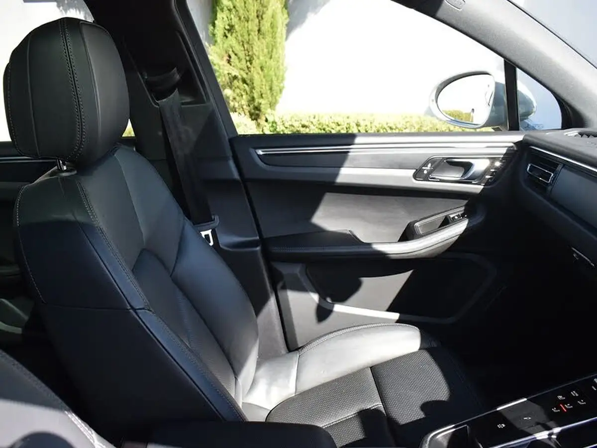 2022-porsche-macan-20-big-15
