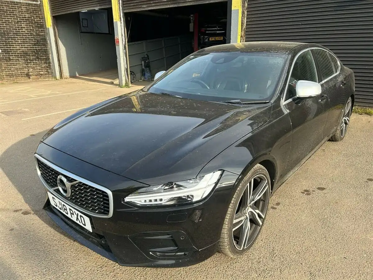 2018-volvo-s90-20td-d4-r-design-big-4