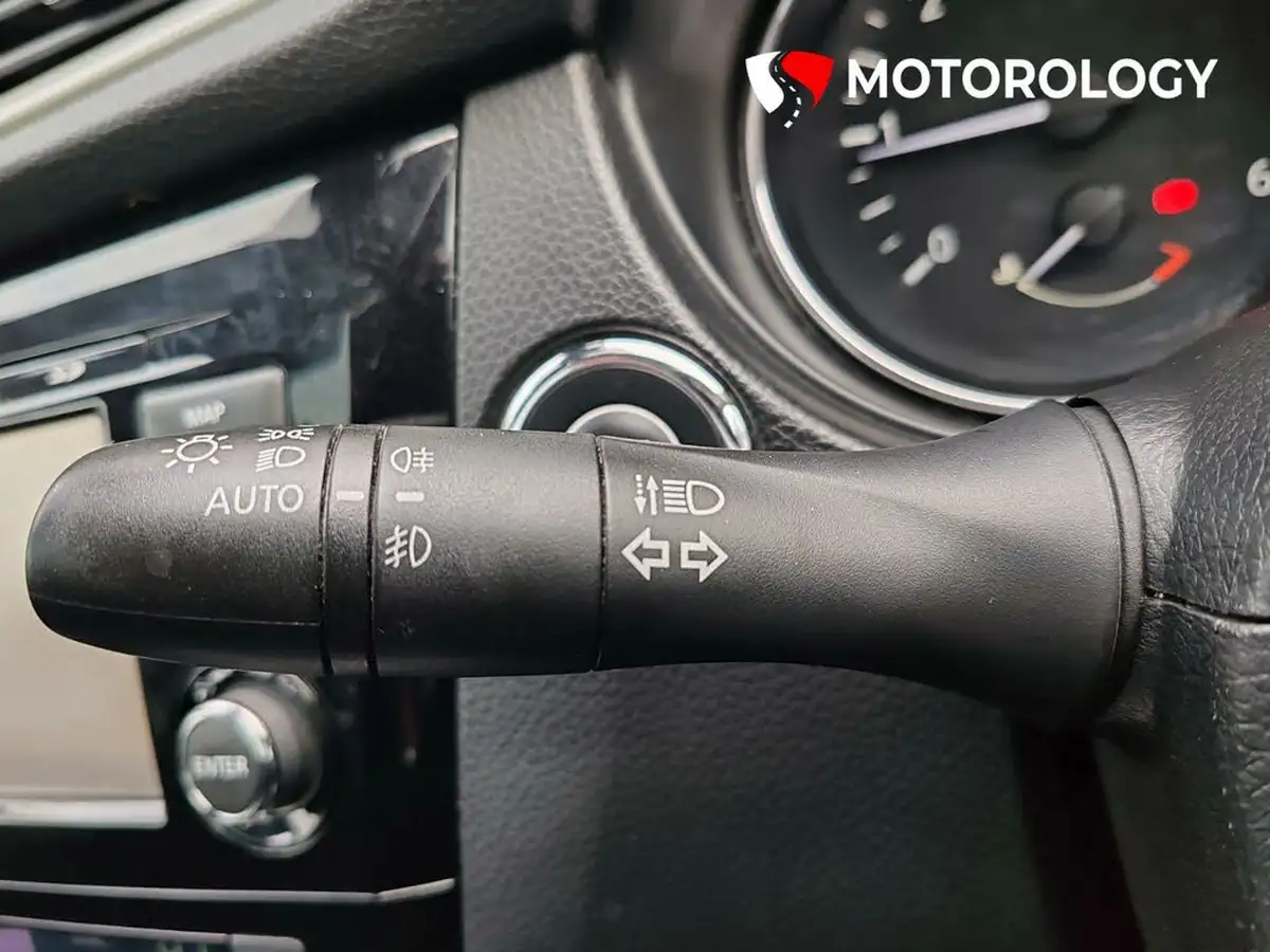2016-nissan-qashqai-15dci-n-connecta-big-25