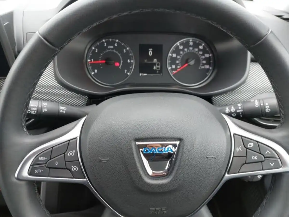 2022-dacia-sandero-10-tce-comfort-90bhp-big-14