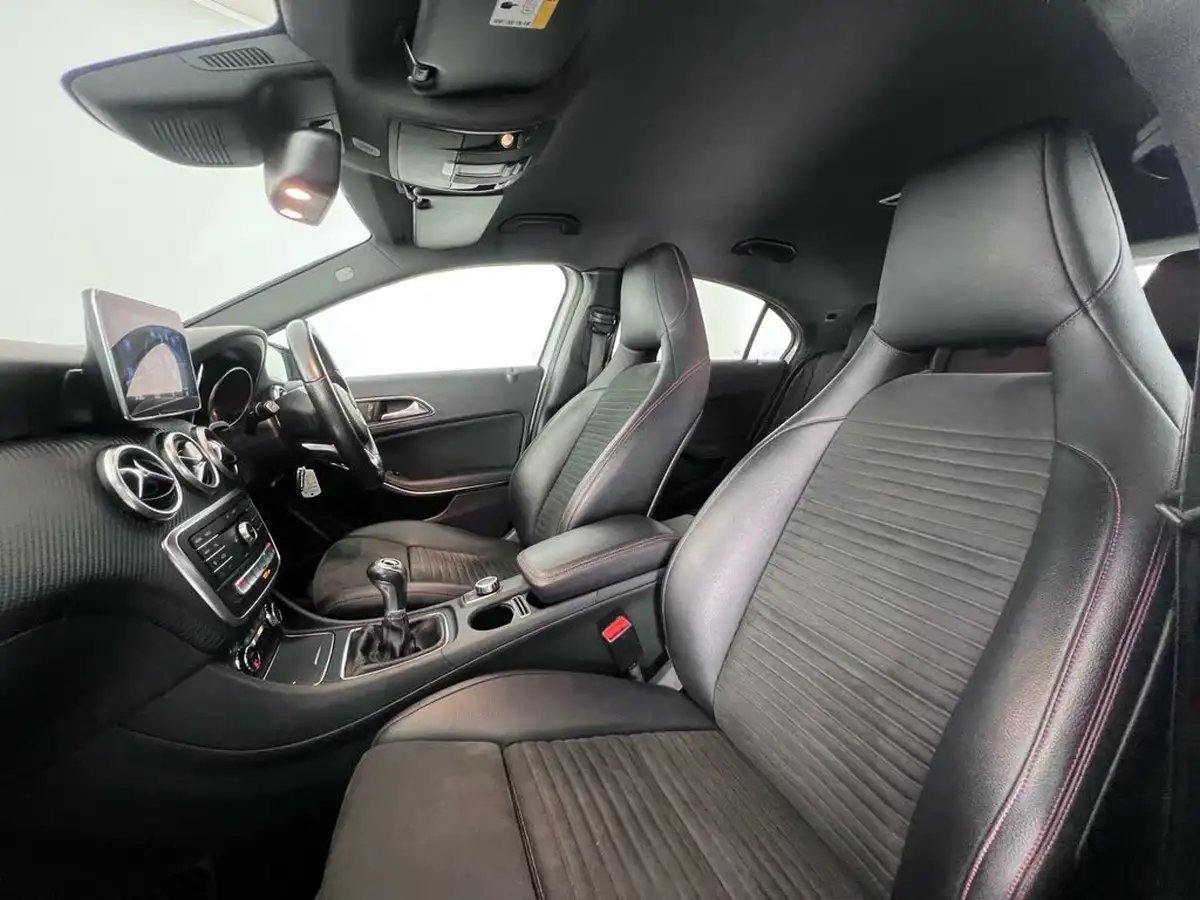 2016-mercedes-benz-a-class-21d-a200d-amg-line-136ps-premiumss-big-13