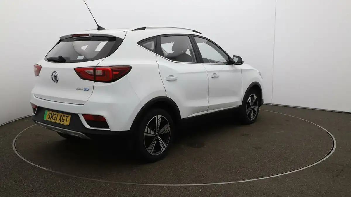 2021-mg-zs-suv-e-exclusive-ev-big-7