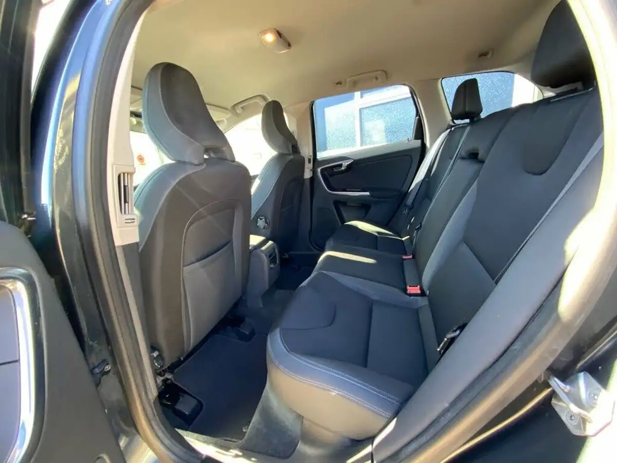 2013-volvo-xc60-24td-d4-se-163ps-geartronic-big-30