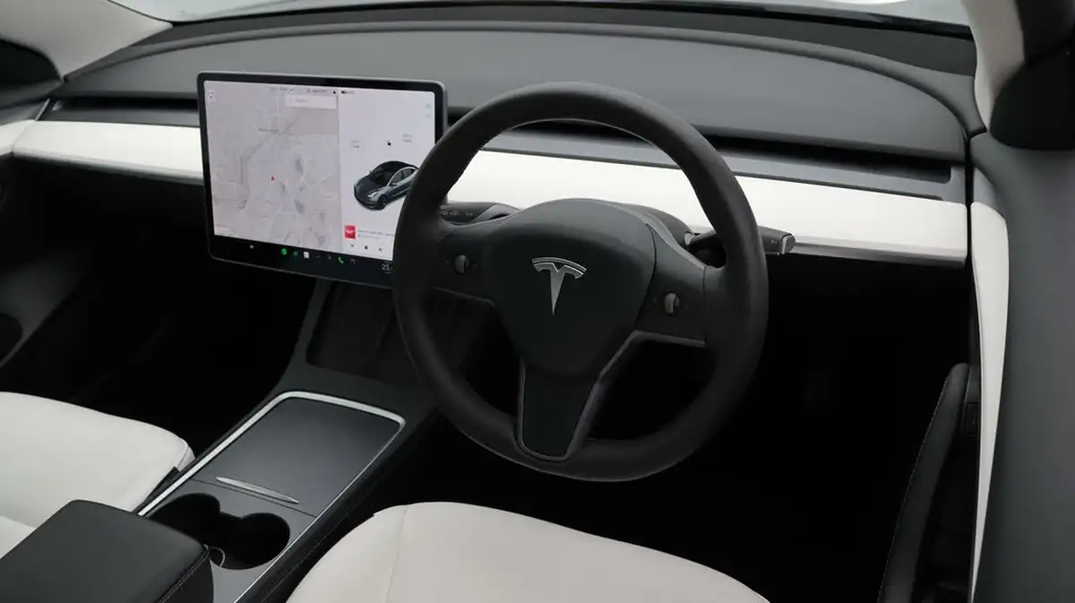2021-tesla-model-3-e-standard-plus-big-9